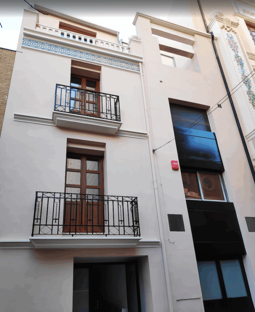 Reparación de grietas y pintura exterior en fachada castellon alvarez pintores