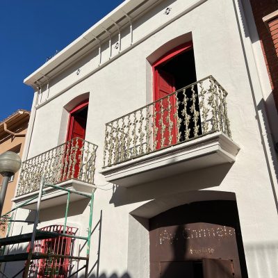 Rehabilitación de fachada deteriorada para mejorar estética y protección castellon